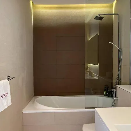 Ferienwohnung Modern 1Br Panoramic View, West Avenue Dubai Exterior foto