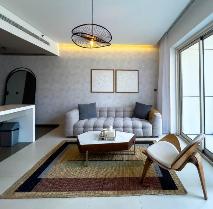 Modern 1br Panoramic View, West Avenue شقة دبي
